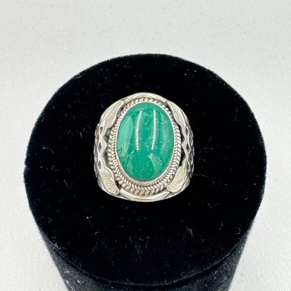Jewelry - Vintage Green Chalcedony & Sterling Silver Ring Size 6.5 Detailed Setting